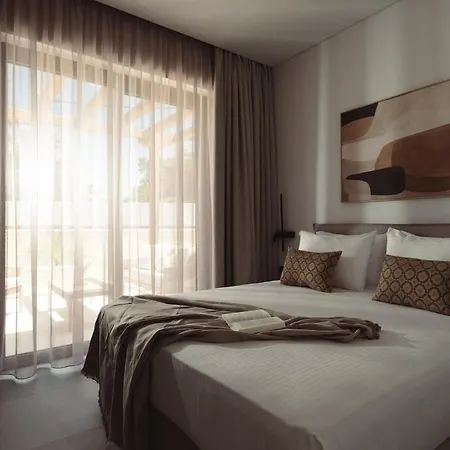 Orien, Seaside Luxury *